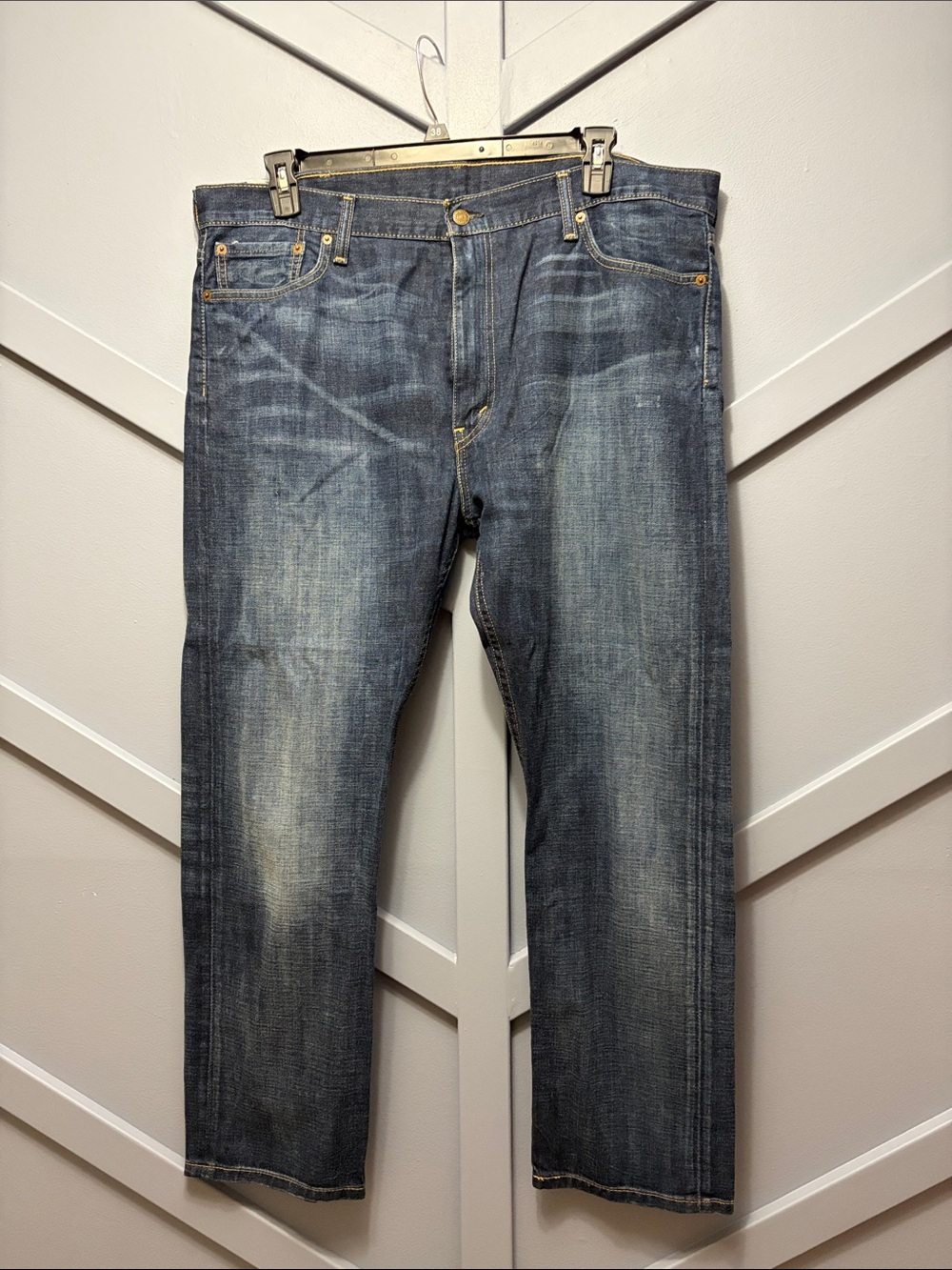 Levi's Men's Mid to Dark Blue Straight Jeans